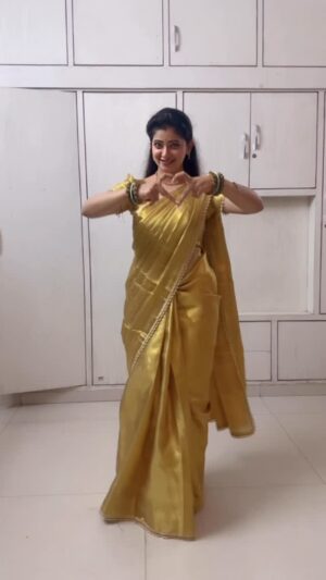 Pallavi Gowda Instagram - 💛 Vibe undi baby😉