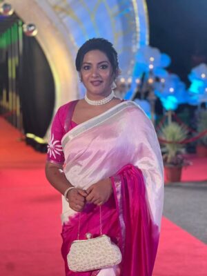 Pallavi Ramisetty Instagram - Respect,Grateful and Gratitude 🙏 
ETV 30years 🌱

Pearl set : @rpj_customisedjewels
Hair style : @hairstylistravi

#hardwork #dedication #acting #adadeadharam #bharyamani #attarintikidaredi #etvserials #love