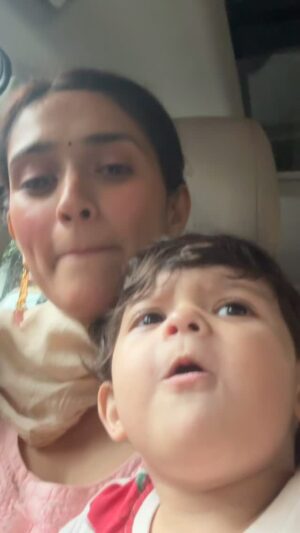 Pankhuri Awasthy Rode Instagram - Just jamming with my Lovers! 💛🩷💛

[Taylor Swift, Lovers, JamSession, Swifties, Love, Babies, TwinMom, The Summer I Turned Pretty]