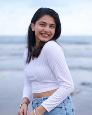 Pankti Shah Instagram - She was why poetry was invented! 🩶
📸 @stillsbyhk
#portrait #portraitphotography #modelshoot #panktishah #beachportraits #happychild #casting #portraitphotoshoot