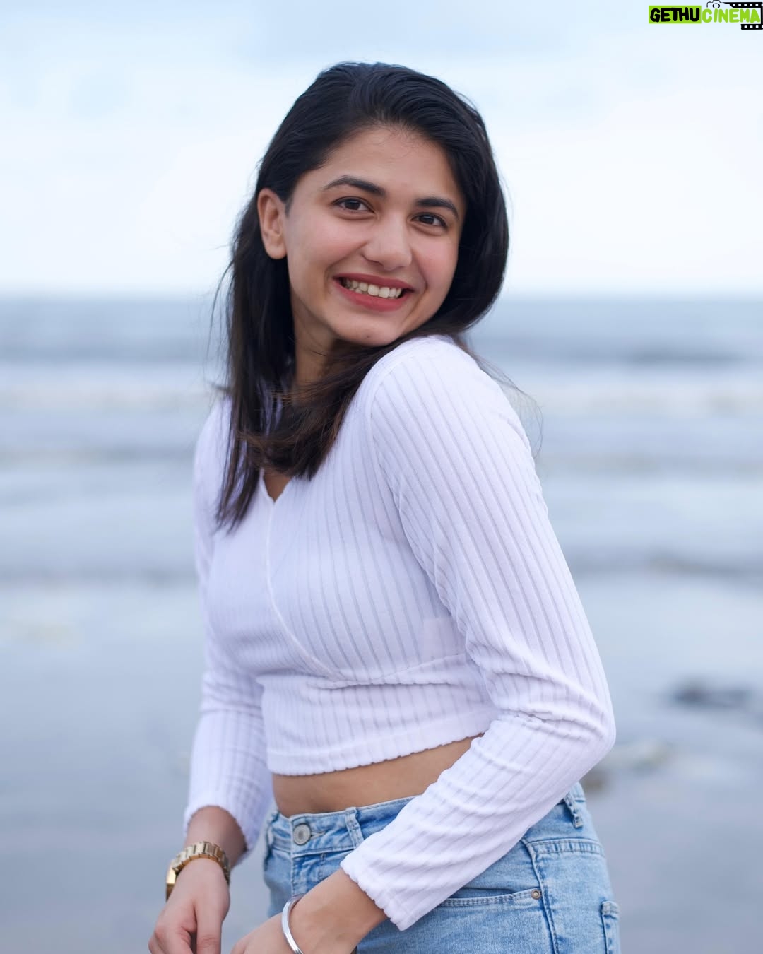 Pankti Shah - 9.4K Likes - She was why poetry was invented! 🩶

📸 @stillsbyhk 

#portrait #portraitphotography #modelshoot #panktishah #beachportraits #happychild #casting #portraitphotoshoot