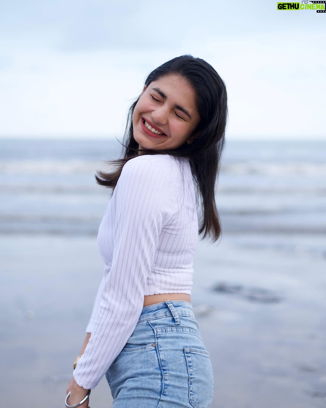 Pankti Shah - 9.4K Likes - She was why poetry was invented! 🩶

📸 @stillsbyhk 

#portrait #portraitphotography #modelshoot #panktishah #beachportraits #happychild #casting #portraitphotoshoot