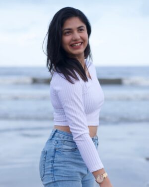 Pankti Shah Instagram - She was why poetry was invented! 🩶
📸 @stillsbyhk
#portrait #portraitphotography #modelshoot #panktishah #beachportraits #happychild #casting #portraitphotoshoot