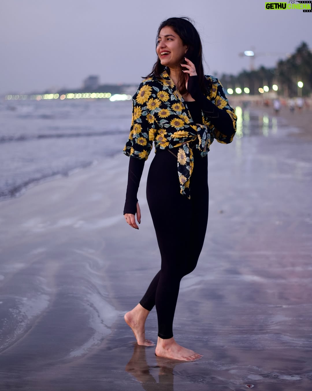 Pankti Shah - 9.8K Likes - I think it is beautiful how the moon glows using the sun’s light and the sun never asks for anything in return. 💛

#wildchild #panktishah #portraitphotography #beachlife #portraits #happykid #explorepage✨ #sunshine #sunshinegirl