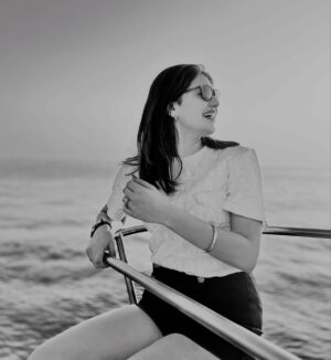 Pankti Shah Instagram - Just a little woman with an old money soul, a heart full of love, and a yacht-sized life to match. ⚓✨🥰
⛵️☀️♥️
#yachtlife #sailing #oldschool #oldmoney #explorepage✨ #thingstodoinmumbai #mumbailife #weekendsailing #sailor #sunrise #sunriseoftheday #naturelovers #wildchild