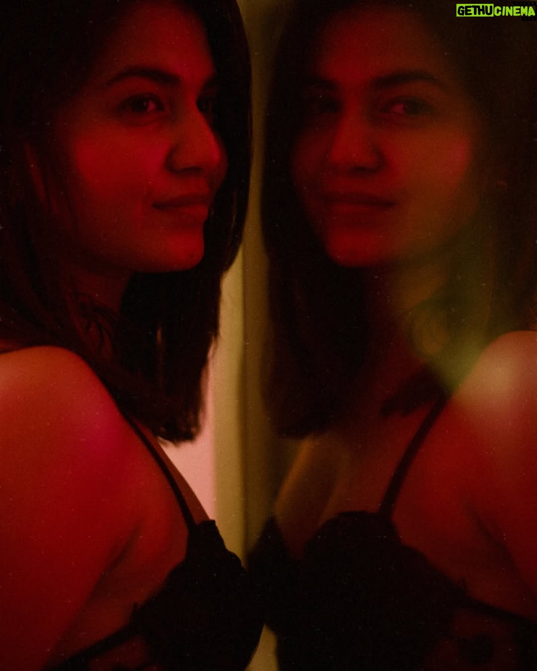 Pankti Shah - 7.2K Likes - Mirror, mirror, what’s the tea?
Oh, just me, in love with me! 🥰🤭

Here’s to celebrating the purest form of love ❤️ 

#ImTheLoveIChooseToKeep 🫶🏻

#selflove #valentines #celebratinglove #celebratinglife #artsy #artsyaesthetic #goodvibes #wildchild #happykid #livelifetothefullest #valentine #love #lovelove