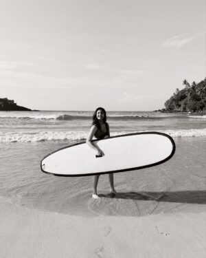 Pankti Shah Instagram - Be brave enough to be bad at something new. ❤️
(Although we never are :p)
#beachvibes #surfing #surfersparadise #srilanka #hiriketiya #hiriketiyabeach #panktishah #explorepage✨ #beachgirl
