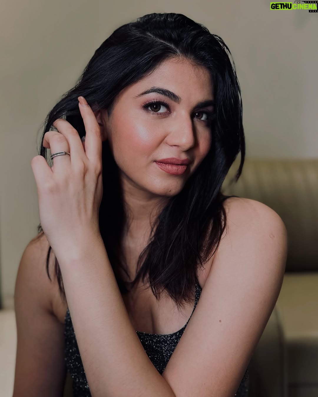Pankti Shah - 6.2K Likes - A goddess is not created. She is awakened. ❤️

Mua @blenditbysyalli 🌸

#panktishah #model #modelstyle #explorepage✨ #modeling #modelphotoshoot #photoshoot #makeupartist #goddess #divinefeminineenergy #divinefeminine #backinaction