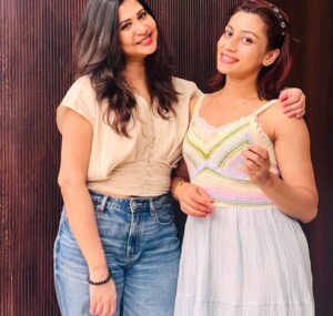 Parineeta Borthakur Instagram - With my celebrity friend 😁 from college. #parineetaborthakur