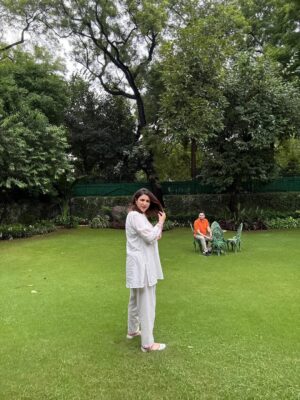 Parineeti Chopra Instagram - An afternoon at home, drenched in the colours of our country and family love. 
🇮🇳 Happy Independence Day! 🇮🇳

@raghavchadha88
🧡🤍💚