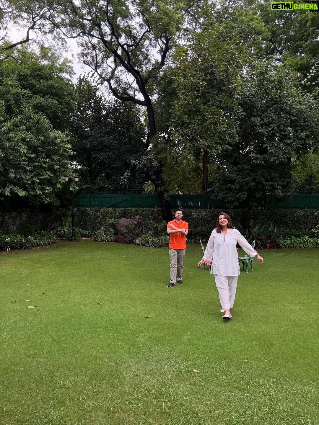 Parineeti Chopra - 1.2 Million Likes - An afternoon at home, drenched in the colours of our country and family love. 
🇮🇳 Happy Independence Day! 🇮🇳

@raghavchadha88
🧡🤍💚