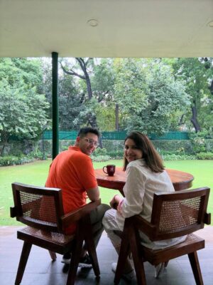 Parineeti Chopra Instagram - An afternoon at home, drenched in the colours of our country and family love. 
🇮🇳 Happy Independence Day! 🇮🇳

@raghavchadha88
🧡🤍💚