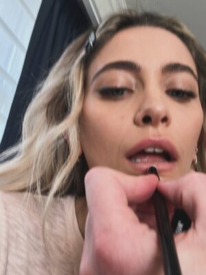 Paris Jackson Instagram - front row, back pain — high fashion, low patience

#nyfw

@circlepr