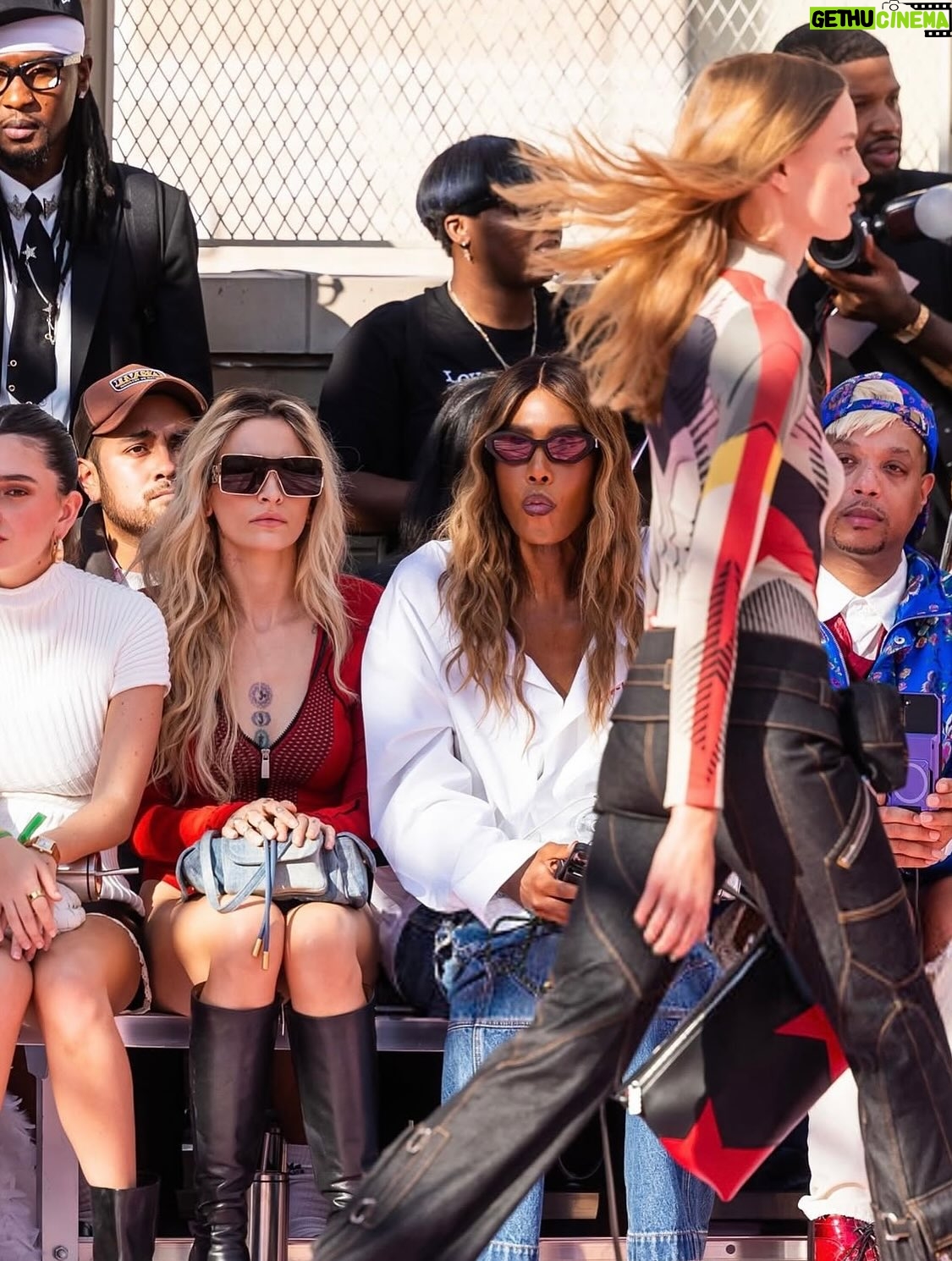 Paris Jackson - 335.5K Likes - front row, back pain — high fashion, low patience

#nyfw

@circlepr
