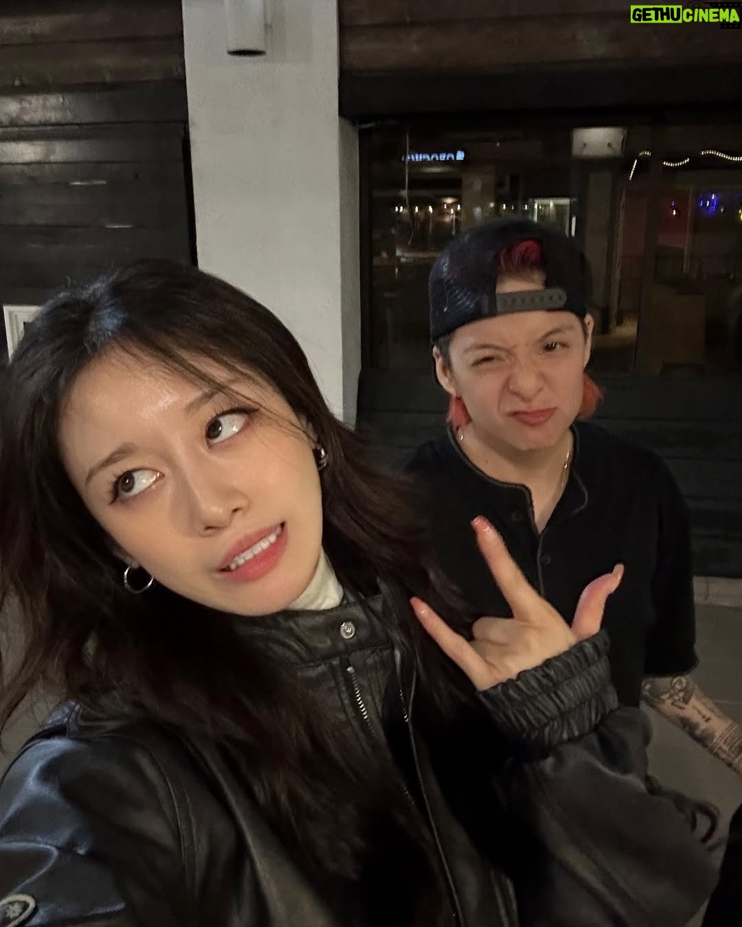 Park Ji-yeon - 301.1K Likes - 🔥