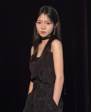 Park Seo-yeon Instagram - @cine_21
🖤
H @yoning_kyoungmi @yoning_thomas
M @makeup_zeec
S @stylist_hkm
#강령귀신놀이 8월 6일 오늘 !! CGV 개봉했습니다 !
많은 관심과 사랑 부탁드리겠습니다 🙇♀️
무대인사 스케줄은 스토리에서 확인해주세용