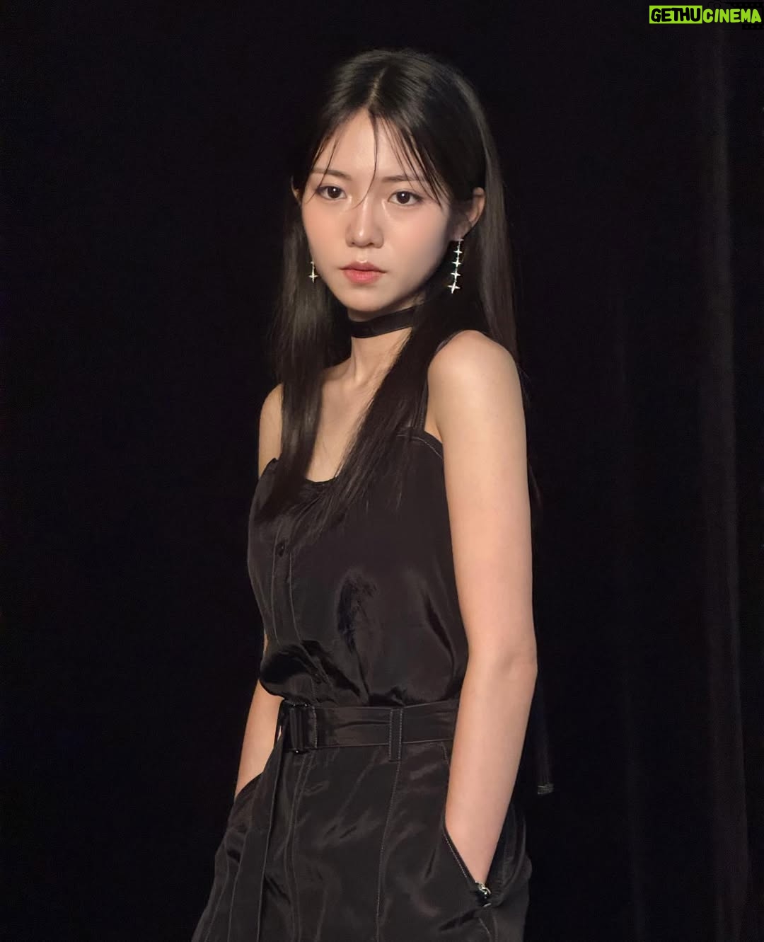 Park Seo-yeon - 3 Likes - @cine_21 

🖤
H @yoning_kyoungmi @yoning_thomas 
M @makeup_zeec 
S @stylist_hkm 

#강령귀신놀이 8월 6일 오늘 !! CGV 개봉했습니다 !
많은 관심과 사랑 부탁드리겠습니다 🙇‍♀️
무대인사 스케줄은 스토리에서 확인해주세용