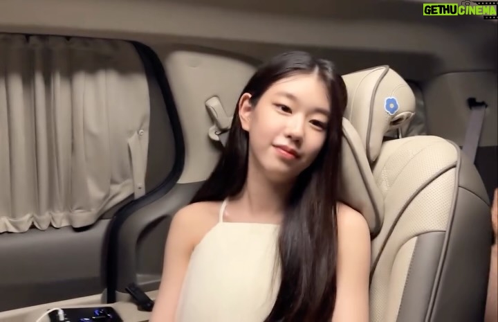 Park Soi - 242.3K Likes - #BIFF #부산국제영화제
유나언니가 찍어준 영상 🥰