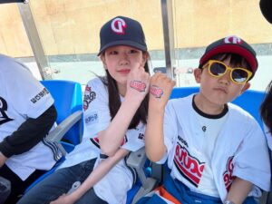 Park Soi Instagram - 모두들 수고 많으셨습니다 ❤️
이영하 선수님 오늘도 너무 감사합니다 😃
@doosanbears.1982 #두산베어스 #화이팅