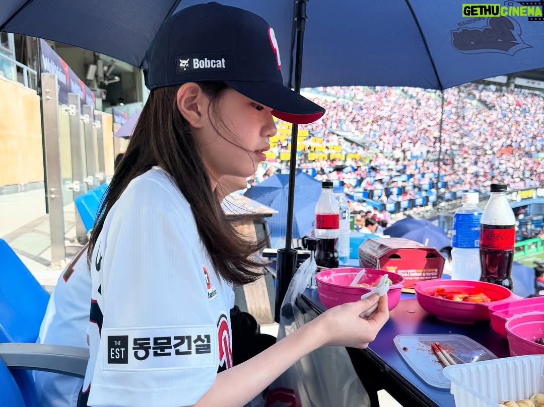 Park Soi - 111K Likes - 모두들 수고 많으셨습니다 ❤️
이영하 선수님 오늘도 너무 감사합니다 😃
@doosanbears.1982 #두산베어스 #화이팅