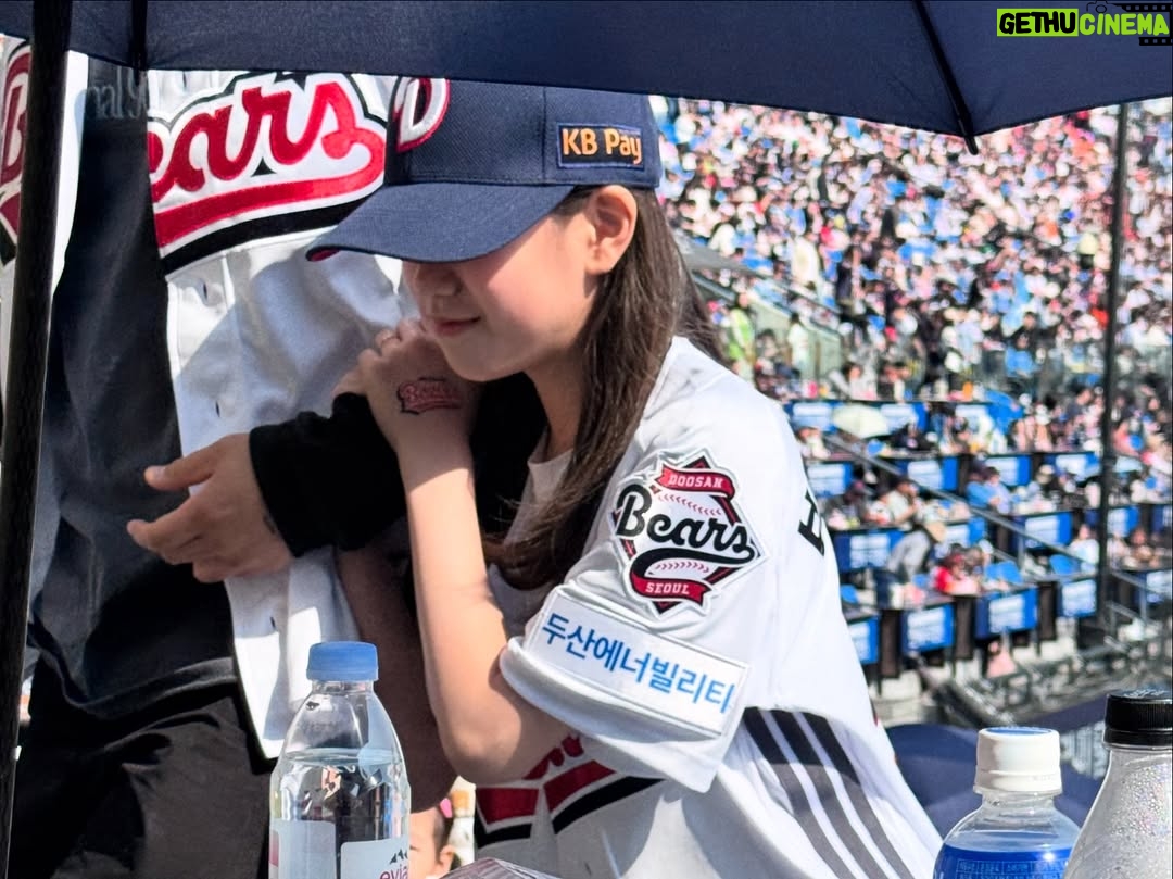 Park Soi - 111K Likes - 모두들 수고 많으셨습니다 ❤️
이영하 선수님 오늘도 너무 감사합니다 😃
@doosanbears.1982 #두산베어스 #화이팅