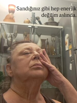 Parla Şenol Instagram -
