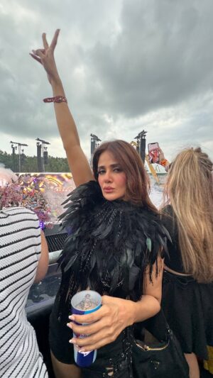 Parul Yadav Instagram - Tomorrowland report:
Feet dead. Voice gone.
Would I do it all over again?
Absolutely. With worse decisions.

#Tomorrowland2025  #tomorrowlandbelgium #bucketlistfestival  #festivalseurope #belgiumtomorrowland 
#festivalvibest #musicfestival #tomorrowland #dj #edm #music #rave #techno #festival #housemusic