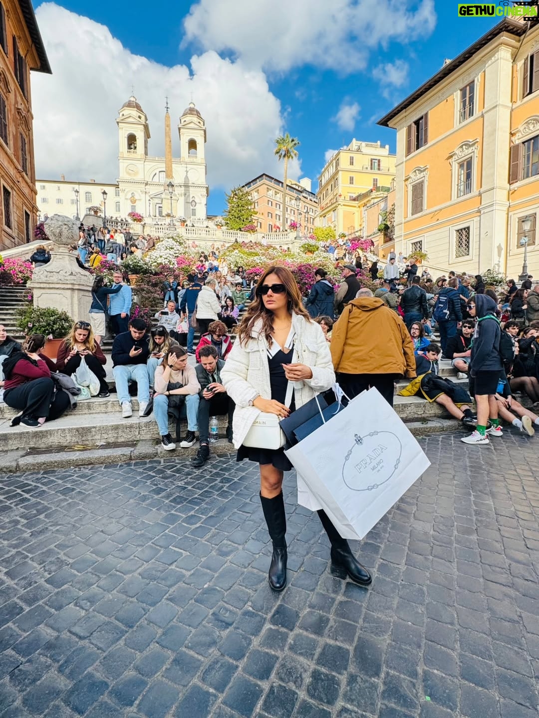 Parul Yadav - 107.5K Likes - 💙

#TreviFountain #RomeDiaries #Italy #IconicMoments #ItalianEscape #rome🇮🇹 #ParulYadav