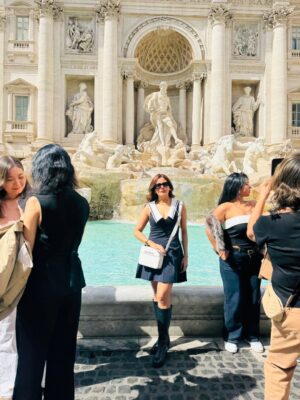 Parul Yadav Instagram - 💙

#TreviFountain #RomeDiaries #Italy #IconicMoments #ItalianEscape #rome🇮🇹 #ParulYadav