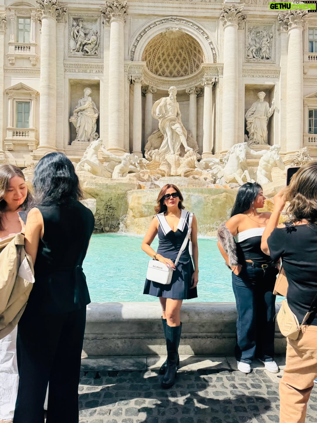 Parul Yadav - 107.5K Likes - 💙

#TreviFountain #RomeDiaries #Italy #IconicMoments #ItalianEscape #rome🇮🇹 #ParulYadav