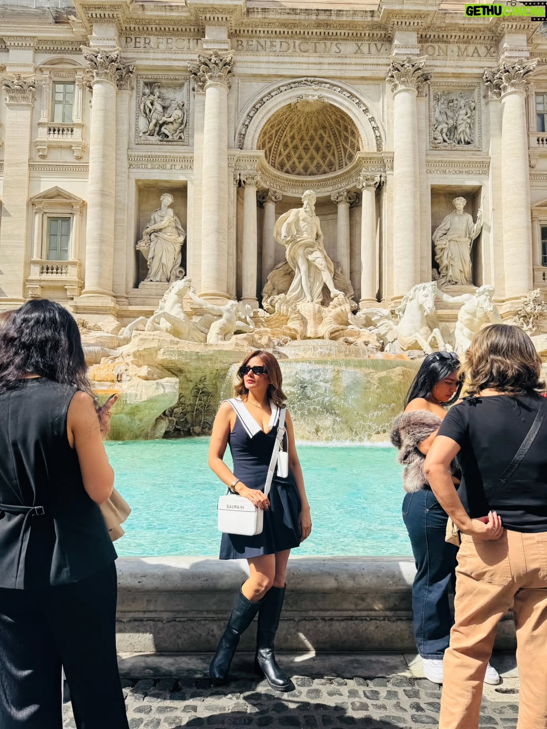 Parul Yadav - 107.5K Likes - 💙

#TreviFountain #RomeDiaries #Italy #IconicMoments #ItalianEscape #rome🇮🇹 #ParulYadav