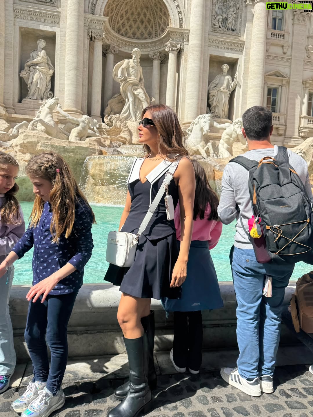 Parul Yadav - 107.5K Likes - 💙

#TreviFountain #RomeDiaries #Italy #IconicMoments #ItalianEscape #rome🇮🇹 #ParulYadav