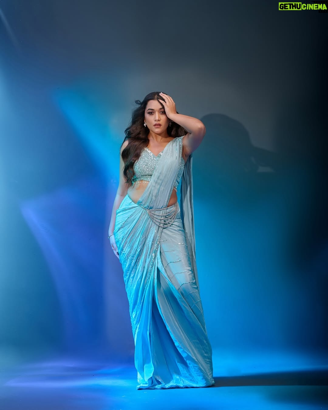 Parvathy R Krishna - 24.3K Likes - A huge shoutout to the amazing @jibinartist chetta
I always feel like a star in front of your lens .Thank you for capturing my best shots ..Thank you for bringing out my confidence always in front of the camera.You know it but still you are the best ❤️