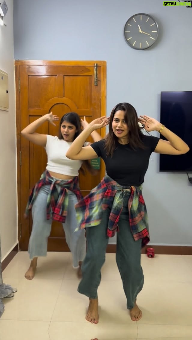 Parveen - 59.8K Likes - Dancing together after so long😂💃🏻

.
.

#reels #reelsofinstagram #reelitfeelit #insta #instragram #trendigreels #instagood #trending #parveenofficial