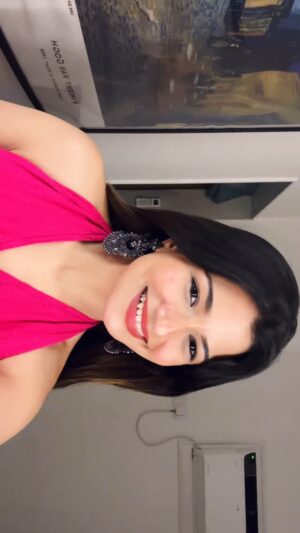 Parvi Sharma Instagram - Nain nasheele hon agar toh surme di ki lod? 

#explore #explorer #explorepage #transition #transitions #foryoupage #fyp #foryou #love #trendingreels #trendingsongs