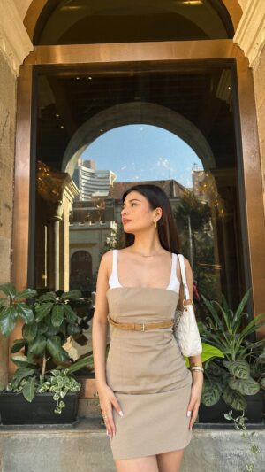 Parvi Sharma Instagram - L’Oréal Paris Extraordinary Oil Serum is my secret behind frizz-free shiny hair, just a few drops of it and my hair looks all glammed up with that unbeatable shine!

@lorealparis 

#AD #ExOilSerum #ExtraordinaryOilSerum #ExtraordinaryOilRange #AlwaysExtraordinary #hair #haircare #shinyhair #LOrealParisIndia #LOrealParisHaircare #LOrealParis

{antifrizz, hair care, hair serum, glossy hair, conditioner, shampoo, frizzy hair}