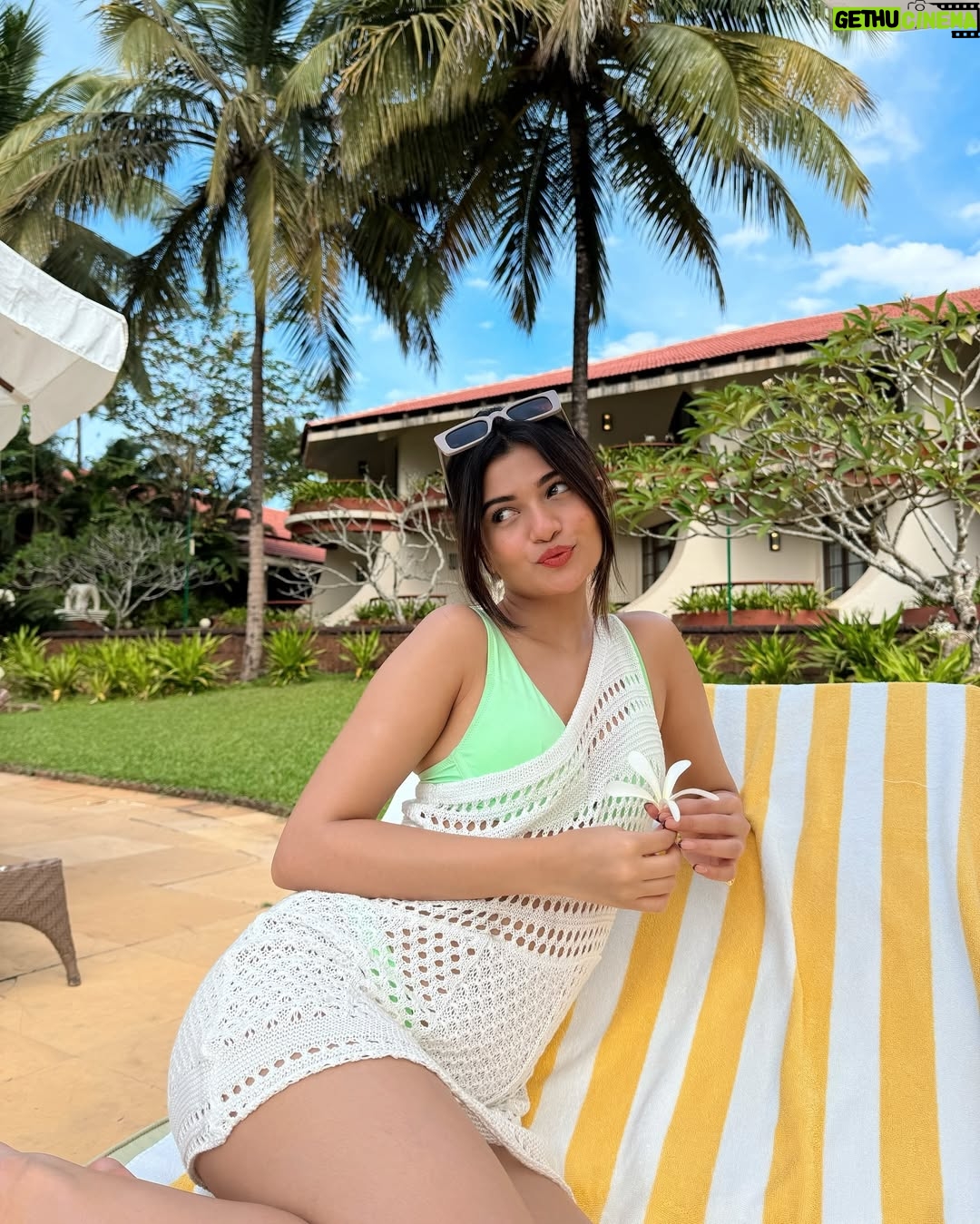 Parvi Sharma - 11.3K Likes - Life feels lighter by the water 🩵