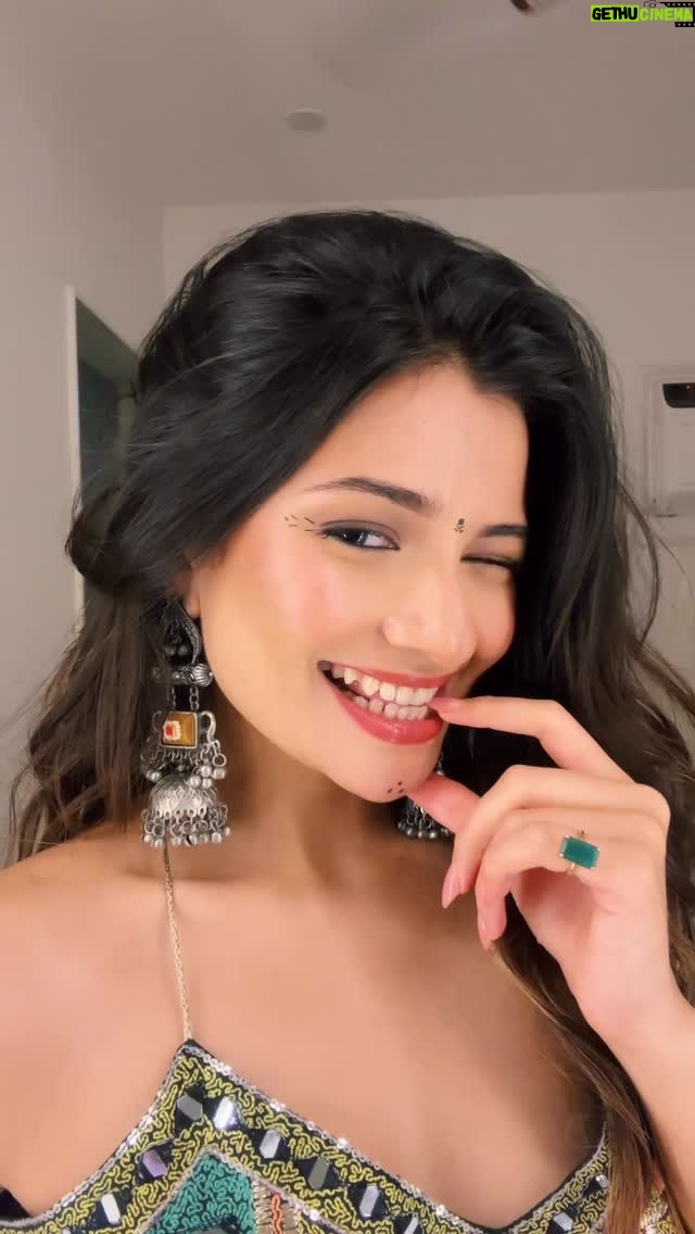 Parvi Sharma - 18.5K Likes - Maru man mohi gayu✨

#foryou #foryoupage #explorer #navratri #explore #makeup #transition