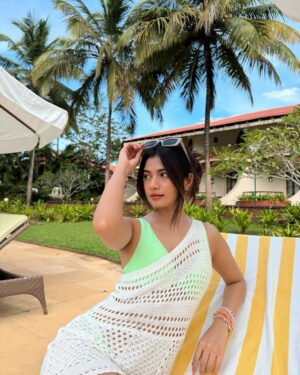 Parvi Sharma Instagram - Life feels lighter by the water š©µ