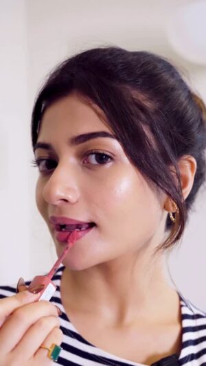 Parvi Sharma Instagram - Alia Bhatt lip combo unlocked 💄Been loving this soft, pretty lip lately✨
it’s giving effortless glam and I’m here for it.

#InfallibleMatteResistance #PlumpAmbition #AliaShade #LOrealParis  #LOrealParisMakeup