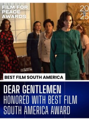 Paula Castaño Instagram - Muchas felicidades nos ha dado nuestra pelicula @estimados_senores: 

Contar la historia del sufragio femenino en Colombia y dar a conocer las mujeres que muy pocos conocían. Llevar la pelicula a varios municipios de Colombia y ver cómo una niña logró decirle al alcalde de su pueblo que necesitaban la cancha de voleyball después de ver la peli. Encontrar a mi hermana de la vida @julieticarestrep0. Ganarnos tantos reconocimientos. Tener 12 nominaciones a los premios Macondo @academiacolcine. Las charlas que vivimos con mis hermanas sufragistas y nuestros hermanos actores que están maravillosos en la película. Ser parte de la primera pelicula de @patricia_castanedag . El orgullo de contar la historia que queremos contar. Entre otras millones de cosas hacen parte de tantas emociones que hemos vivido con la peli.  Les comparto foticos inéditas. 💚💪🏻💜

1. La foto que Ju me tomó cuando yo  le tomaba una foto en la que estaba embarazada de su hija pelitos 🩷.
2. La foto que Ju me tomó con su cámara de 35 mm.
3. El día que supimos que estábamos nominadas a los Premios Macondo. 
4. Con nuestro amado productor @alvarogutierrez celebrando las 12 nominaciones.
5 y 6. Estrenando la peli en Bogotá con @julieticarestrep0 y nuestra directora @patricia_castanedag 
7 y 8. Fotogramas de la peli. 
9. Ganamos entre otros reconocimientos el premio a mejor pelicula en el New York Latino Film Festival. 
10 y 11. En varios lugares de Colombia mostrando la peli junto a un combo muy lindo de la @dacmi_mincultura 
12-20 Momentos de rodaje junto a mis hermanas sufragistas, mi personaje Josefina Valencia y la celebración junto a mi manager @monicaaforero y otras felicidades. 

Gracias por leer hasta aquí 😜