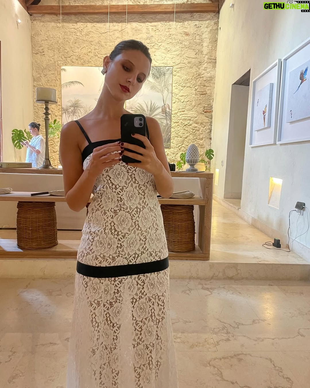 Paula Luchsinger - 15.3K Likes - Muchas gracias a @chanel.beauty @chanelofficial @ficcifestival por esta invitación tan hermosa de ser parte del festival. 

Que emocionante ser parte de este encuentro y ver películas, conversar, nutrirse y encontrarse con amigos y maestros. 

Y que honor hacerlo de la mano de Chanel, gracias Nati, Kris, Maru, Xime, Ella por hacerlo tan especial. 

Me voy con el corazón feliz y tropical🌴 🌺🦜🥭🐠🩶✨