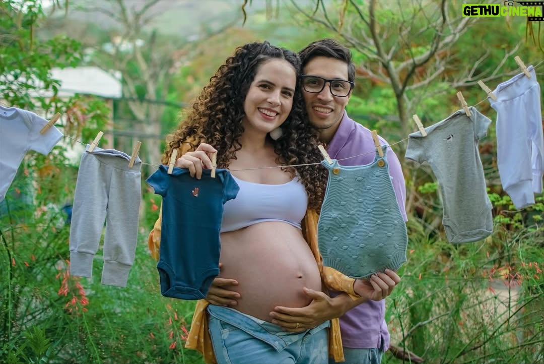 Paula Stephânia - 54.3K Likes - À espera do nosso Benjamin Colibri! Esse dia estava gravando um presente pra ele! Eram palavras… Algo que só se toca com o coração.