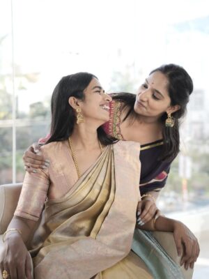 Pavithra Gowda Instagram - Filling gallery with happy faces🙌🏻🤍

Grand opening @1512_official_ 
My makeover by @monisha_raj_makeovers 
Captured by @oneclick_photography._ 

#pavigowda♥️ #insta #instagood #foryou