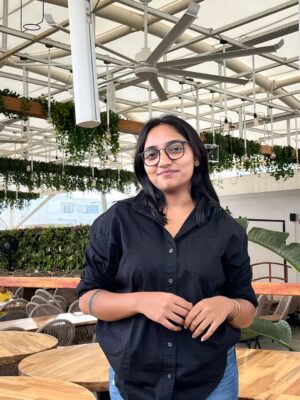 Pavithra Gowda Instagram - Smile and let go🫠🤌🏻✨🖤

#officebreaks 
#pavigowda♥️ 
#insta 
#instagood 
#indtagram 
#foryou