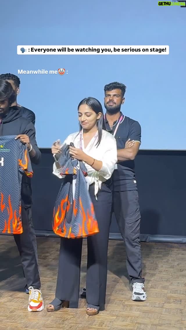 Pavithra Gowda - 37K Likes - Why? Yake?🥲😒 

#pavigowda♥️ #foryou #kannada #instagood #trendingreels
