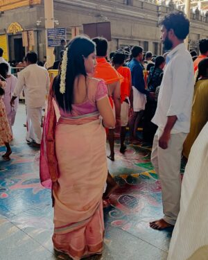 Pavithra Gowda Instagram - ರಾಯರಿದ್ದಾರೆ..
#pavigowda♥️ #instagram