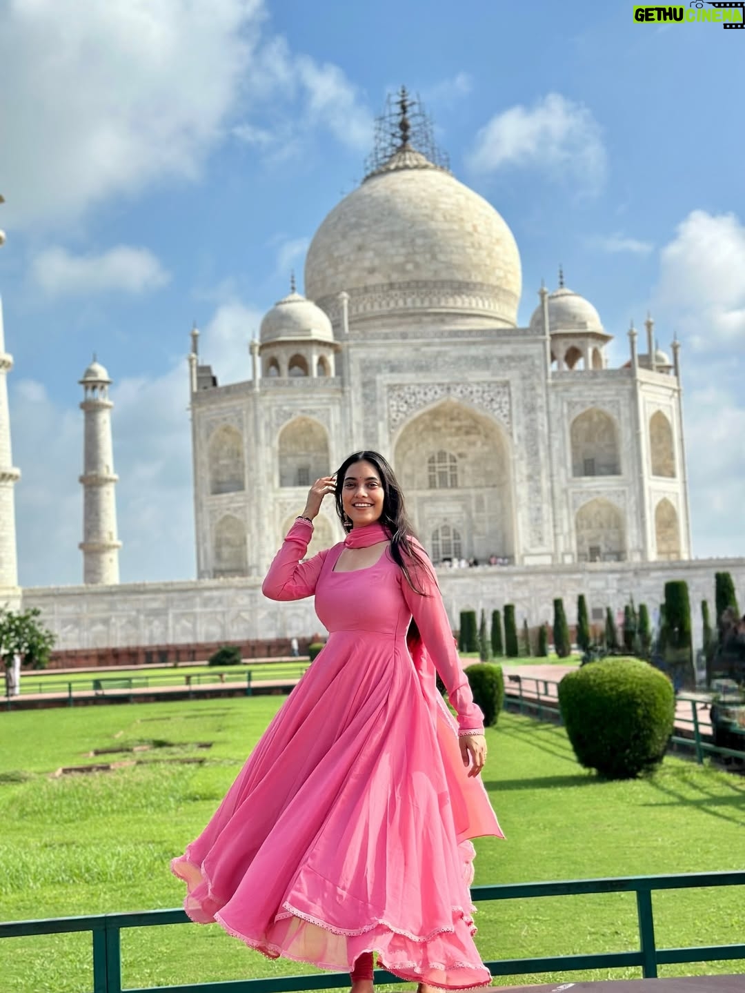 Pavithra Janani - 193K Likes - For caption pls do visit my reel tab 🙊

Landmark tajmahal 😜🙊🙈🙉🫰🏻

#bucketlist #tajmahal❤️🕌