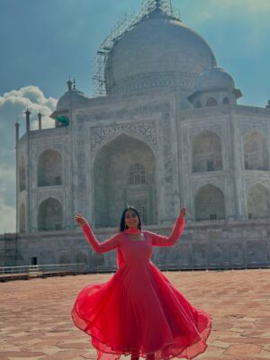 Pavithra Janani Instagram - For caption pls do visit my reel tab 🙊

Landmark tajmahal 😜🙊🙈🙉🫰🏻

#bucketlist #tajmahal❤️🕌