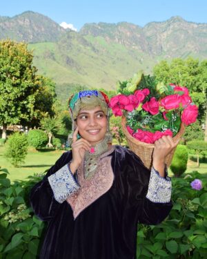 Pavithra Janani Instagram - kashmirigirl♥ 

#kashmirdiaries
#littlethingsmakeslifebetter